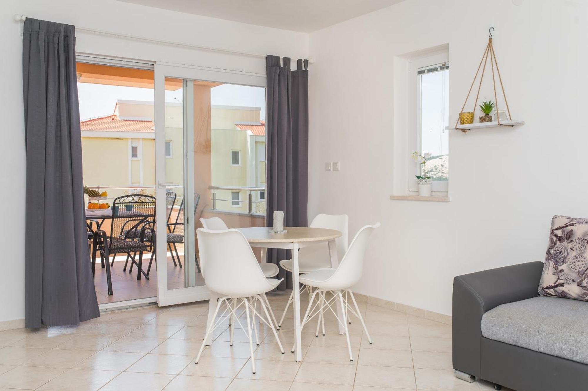 Apartments Kristina, Place For The Family สตารา โนวัลยา ภายนอก รูปภาพ